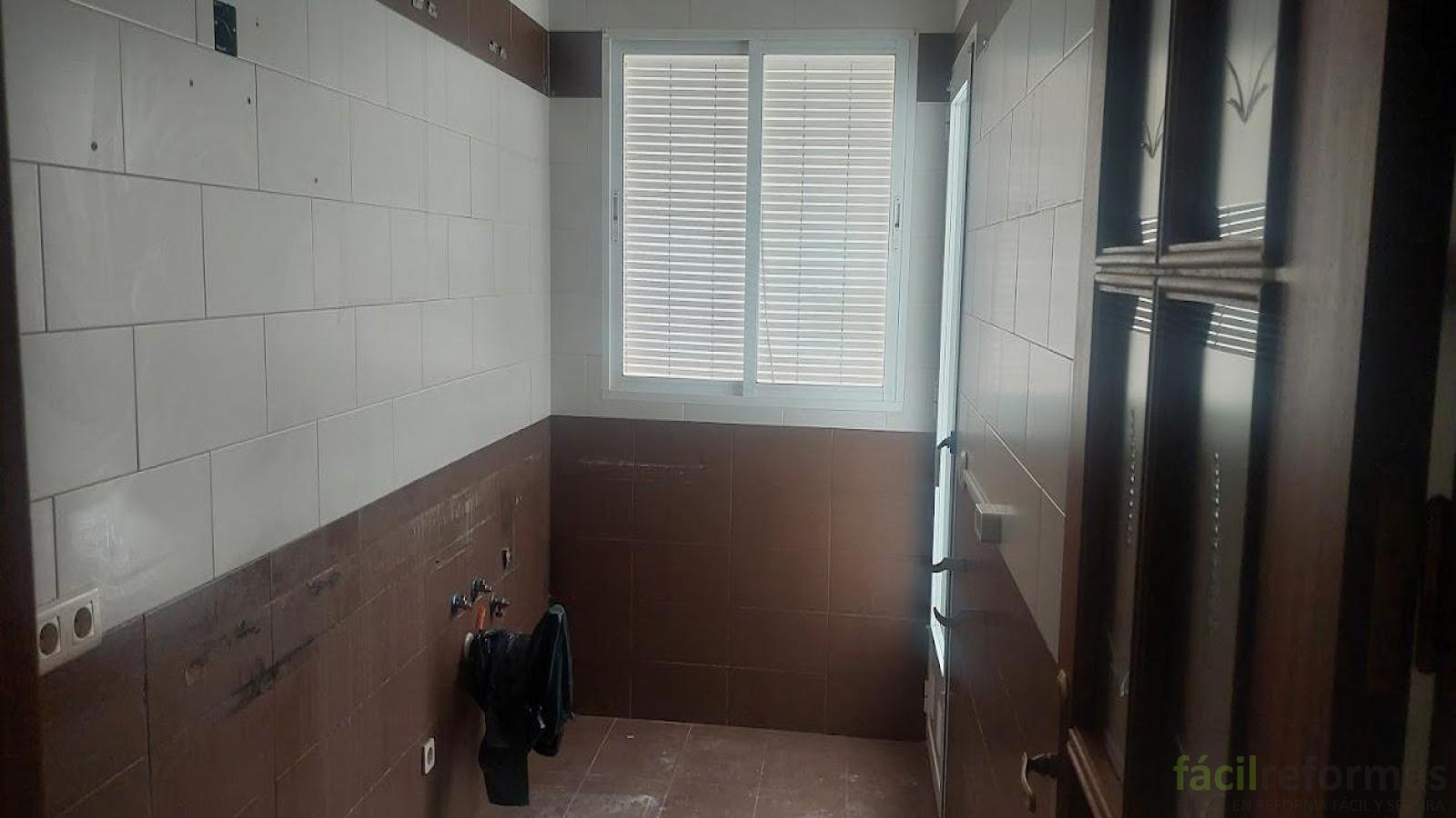  Reforma de baños y cocina en calle Oriente