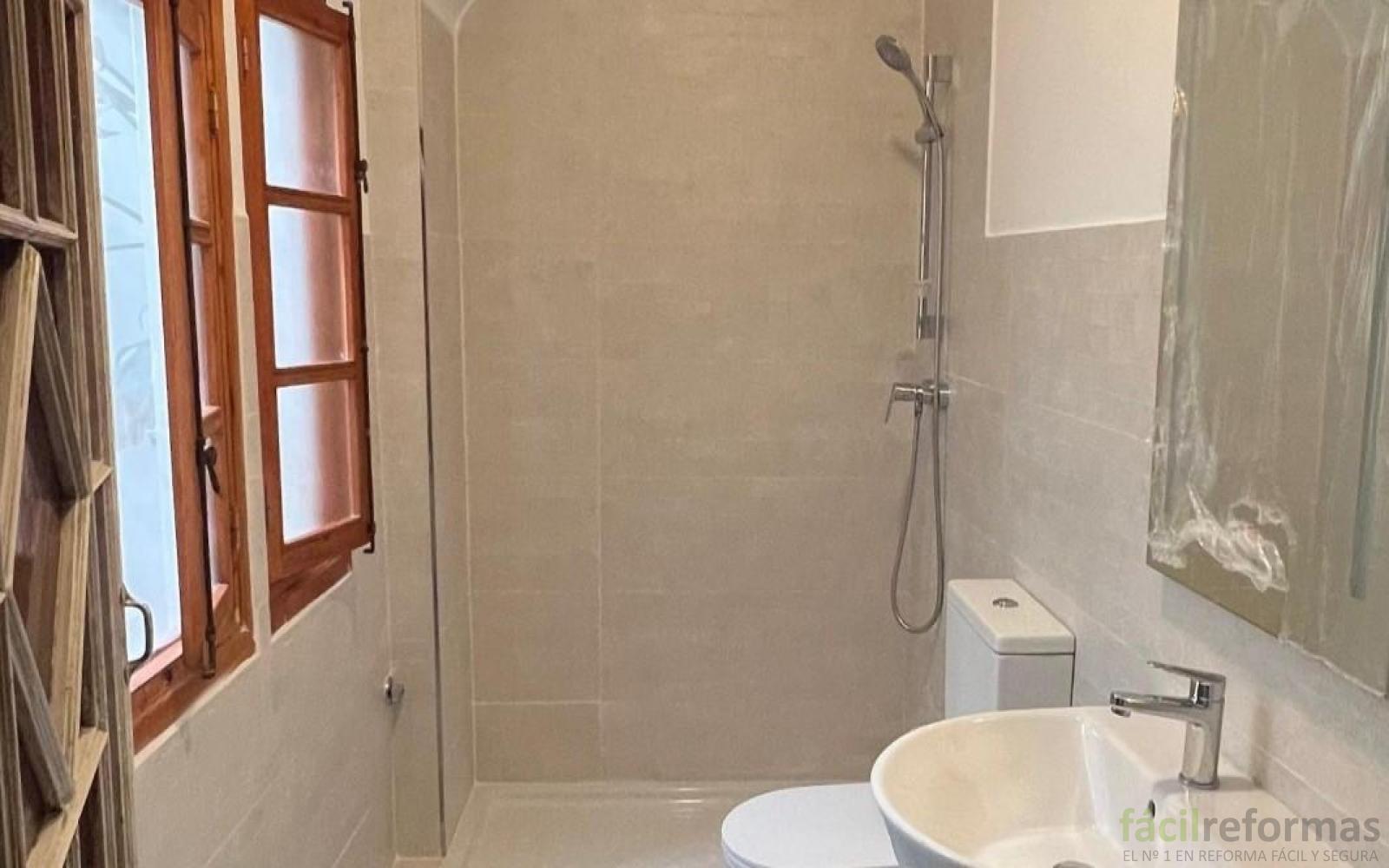 Reforma/ampliacion de baño en Plaza del Arroyo